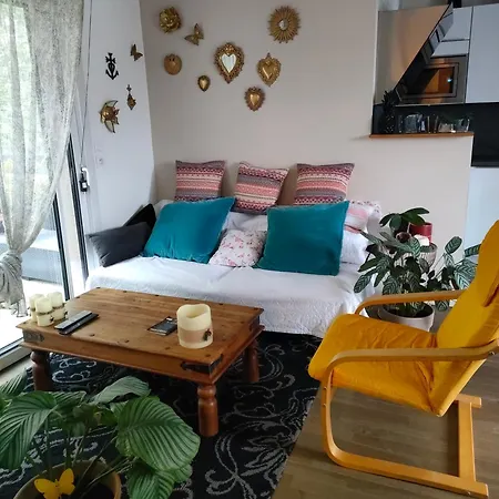 Charmant 65m2 Terrasse 40m2 Balcon 10m2 Parking Prive Couvert